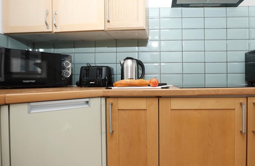 Cardiff Apartment | Lovely studio annex, quiet area