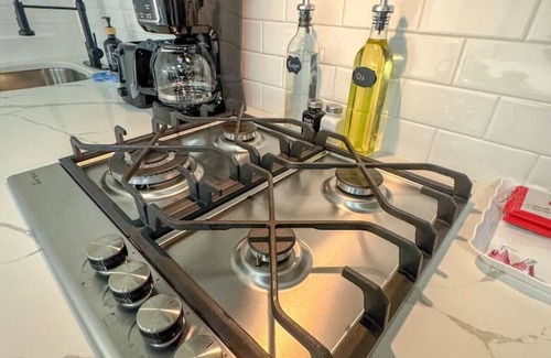 North Ironbound Apartment | Lovely studio for 2 near NYC