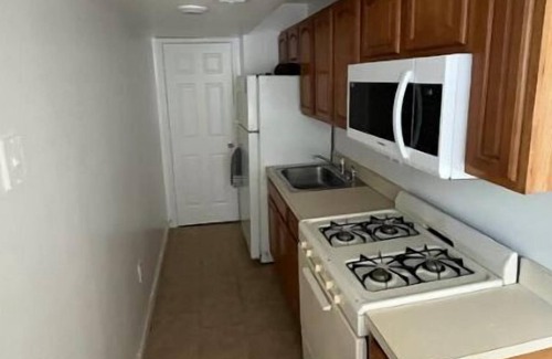 Mariners Harbor Apartment | Lovely studio on Staten Island, New York