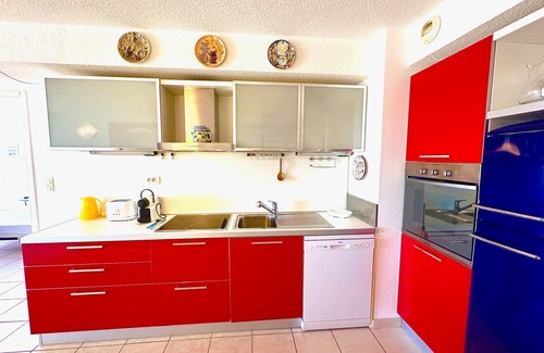 Solenzara Apartment | Lovely T2 apartment in residence with swimming pool and sea view. Free parking.