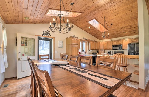 Terra Alta Cabin | Lovely Terra Alta Cabin < 1 Mi to Alpine Lake