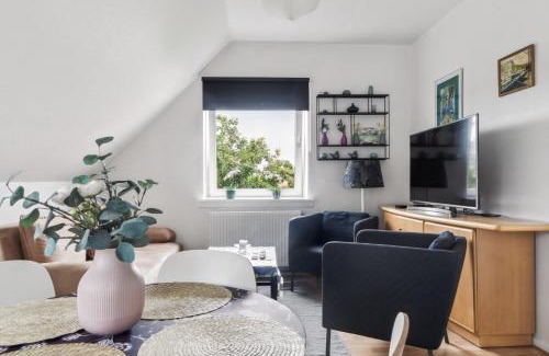 Amager Apartment | LOVELY TOP FLOOR Apart COPENHAGEN NEAR AIRPORT, METRO AND THE BEACH