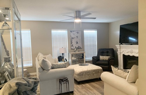 Liberty Area House | Lovely Townhome in Horse Country/Lexington, Ky-Located near Keeneland and city!.