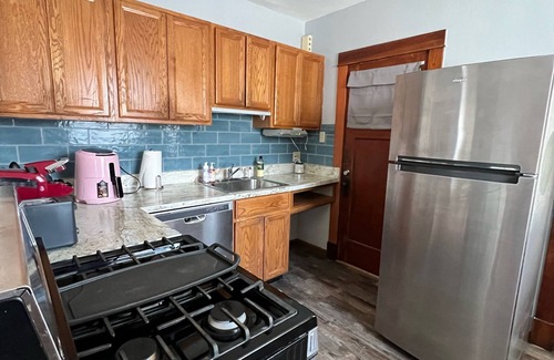 Richmond Heights Apartment | Lovely two bedroom apartment. Great location