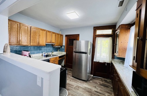 Richmond Heights Apartment | Lovely two bedroom apartment. Great location