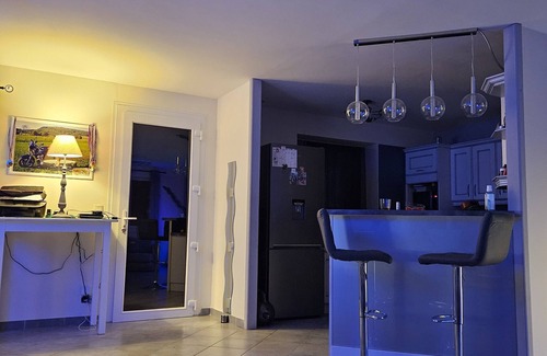 Poids-de-Fiole House | Lovely unfenced single-storey house with unheated covered swimming pool