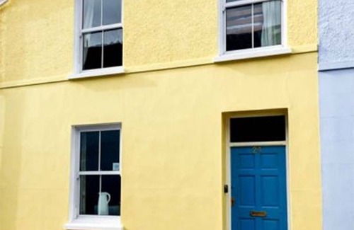 Tenby Cottage | LOVELY VICTORIAN COTTAGE WITH GARDEN, TENBY. CENTRAL, NEAR BEACH AND TOWN CENTER