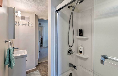 Beloit Apartment | Lovely Victorian Retreat: 1 Mi to Dtwn Beloit