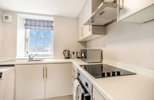 Inverkeithing Cottage | Lovely views over Inverkeithing Bay.