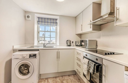 Inverkeithing Cottage | Lovely views over Inverkeithing Bay.