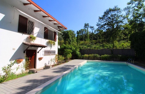 San Feliciano Villa | Lovely villa with pool overlooking Lake Trasimeno just outside the village of San Feliciano. Perfect
