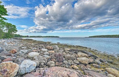 Owls Head House | Lovely Waterfront Owls Head Home with Own Beach