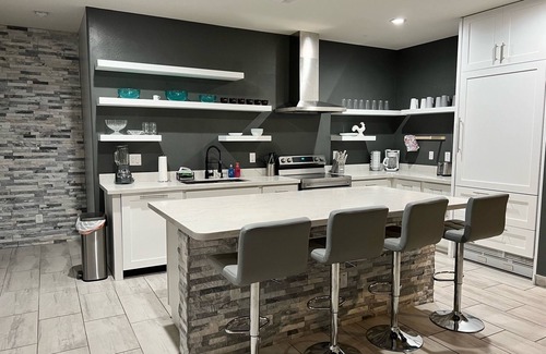 Buckeye House | Lovely white & Grey home