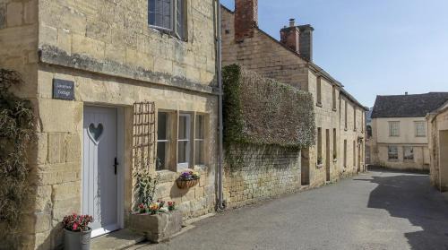 Painswick House | Loveview - A Painswick Stone Haven