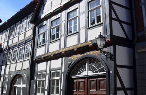 Hamelin Apartment | Lovingly furnished apartment in a listed half-timbered house.