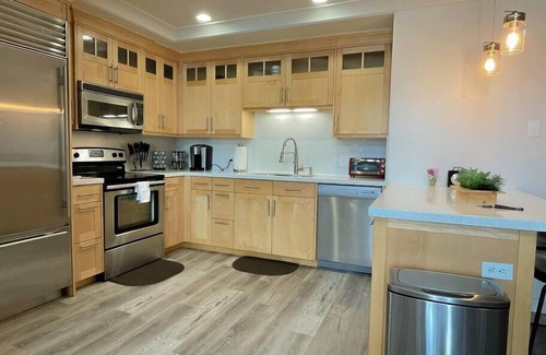 Orem North Apartment | Low Cleaning Fee Skylit Serenity Penthouse
