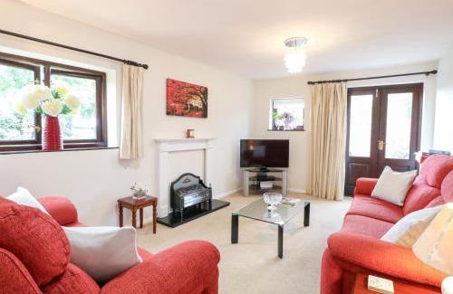 Diss House | Lowbrook Cottage