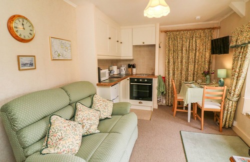 North Cadbury Cottage | LOWER FARM ANNEXE, family friendly in Somerton