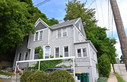 Port Washington House | Lower flat steps from the lake and downtown