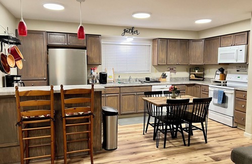 Midtown Anchorage Apartment | Lower Grape, Midtown Home 3bed&1bath