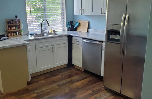 Dupont House | Lower level Cozy Suite 15 minutes from downtown