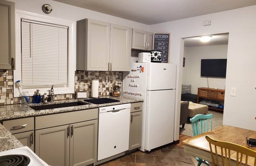 Fargo Apartment | Lower Unit-Hawthorne Area-15 min walk 2 Dwtn Fargo