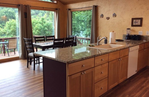 Flippin House | LOWEST FALL RATES ON THE WHITE RIVER! AMAZING FLY & SPIN FISHING IN BACKYARD!