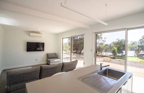 Loxton Apartment | Loxton Riverfront Apartment