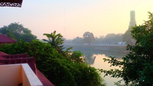 Ayutthaya Bed & Breakfast | Loy Manee House