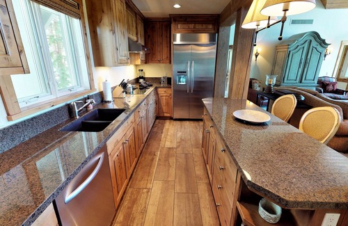 Teton Pines Condo | LPJH | Granite Canyon 2 | Quaint Elegant Condo in Teton Pines