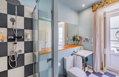 Encarnacao House | LR Guest House