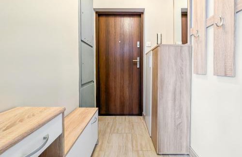 Fabryczna Apartment | Lubuska Comfy Wooden Studio by BookingHost