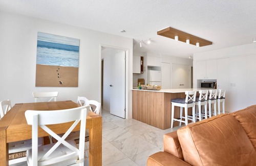 Coolum Beach Apartment | Lucaya - 2/6 Frank Street