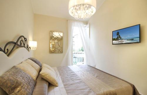 Lucca Historical Center House | LUCCA IN CHIC - No Ztl, Free Parking, Priv Bath, Old City 550m