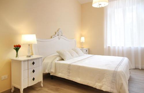 Lucca Historical Center House | LUCCA IN CHIC - No Ztl, Free Parking, Priv Bath, Old City 550m
