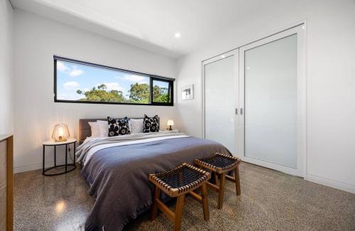 Stirling Villa | Lucent Art House - 4BR Unique Stay