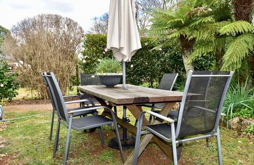 Burrawang Cottage | Lucindale lovely cottage garden