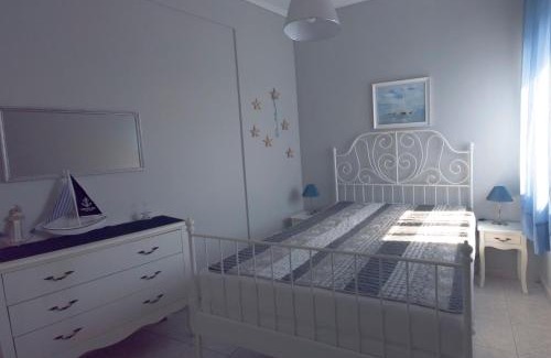 Paralia Ofryniou Apartment | Lucky's studio