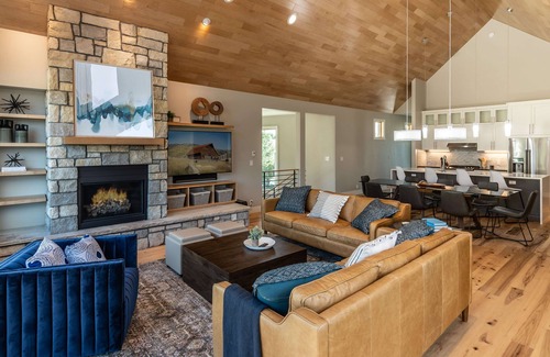Steamboat Springs House | Lucky Snowflake | Pet Friendly | Mountainside Location | Hot Tub