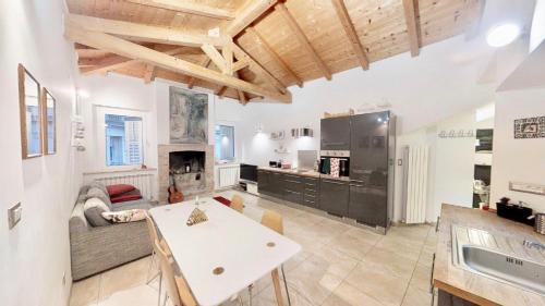 Trieste City Centre Apartment | Lucy's home