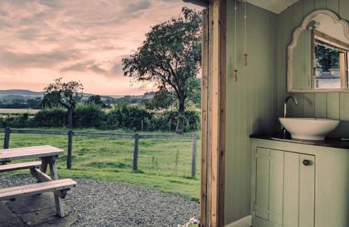 Angelbank House | Ludlow Vintage Airstream