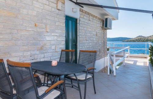 Grebastica Apartment | Luena