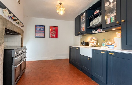 Sedlescombe House | Luffs Farm - Five Bedroom House, Sleeps 9