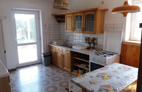Badacsonytomaj Apartment | Lugas Panorama 3-bedroom apartment in charming Badacsonytomaj with AC, WiFi