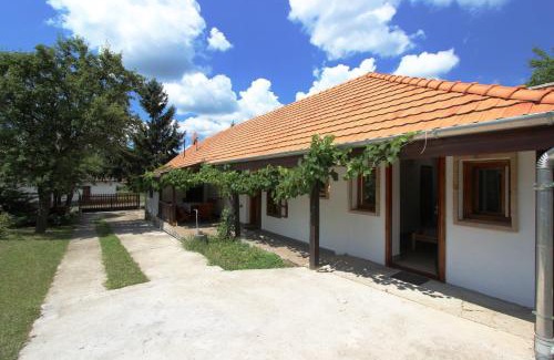 Felsotold House | Lugas Vendégház