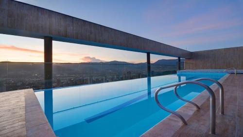 La Candelaria Apartment | Lujo con piscina panorámica en El Poblado