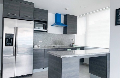 Simon Bolivar Apartment | Lujoso Depa con Vista a Todo Guayaquil!