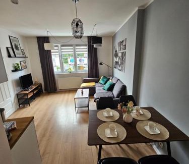 Gorzow Wielkopolski Apartment | Luksus w centrum miasta-6 osobowy apartament w kamienicy