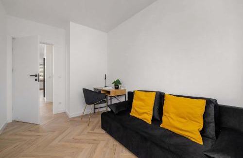Czyzyny Apartment | Luksusowy, Klimatyzowany Apartament w Krakowie z Biurkiem i Parkingiem by Renters Prestige