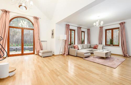 Wawer Villa | Lumina amazing house in Warsaw